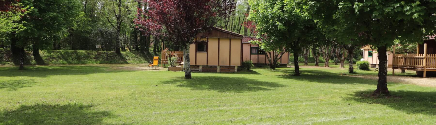 espace vert autour des chalets
