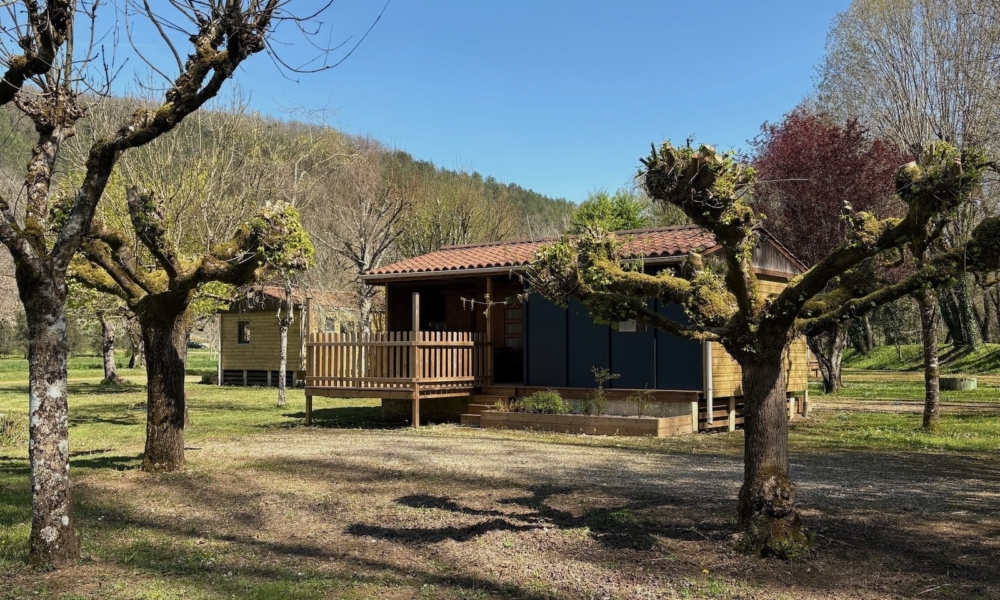 chalet-bouscot-terrasse Chalet bois à louer en location saisonnière